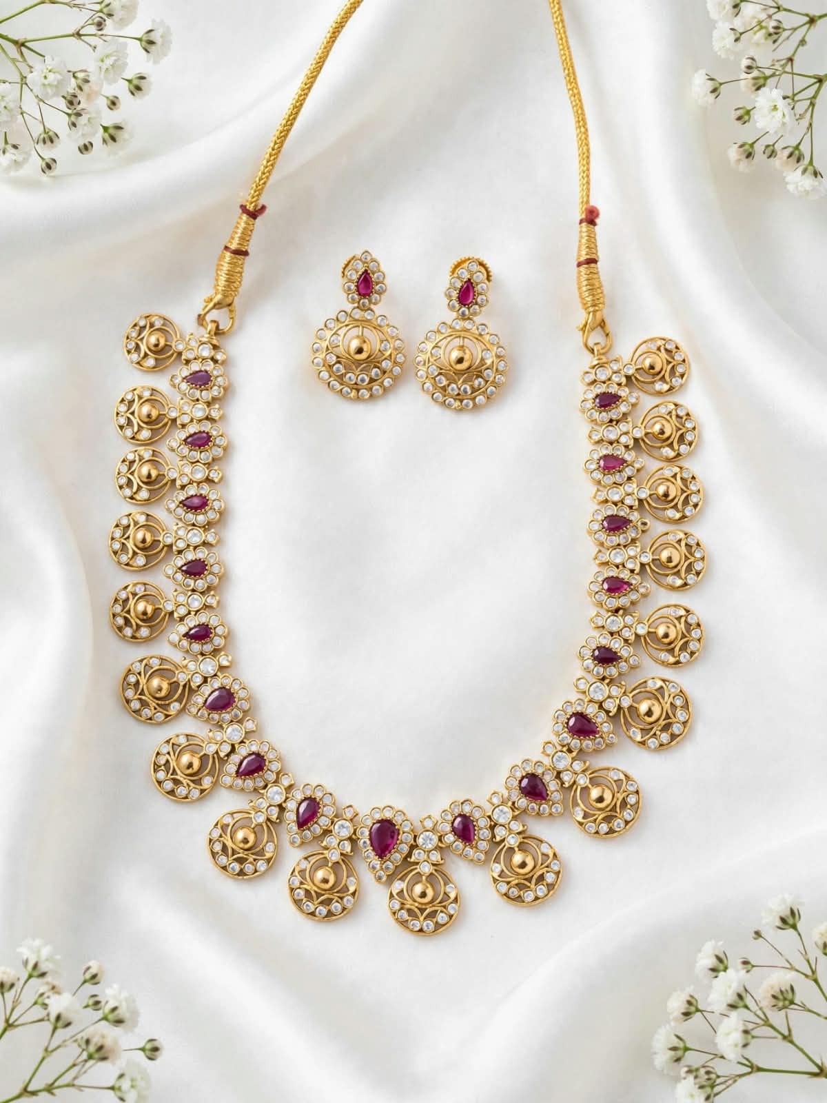 Antic gold Necklace.