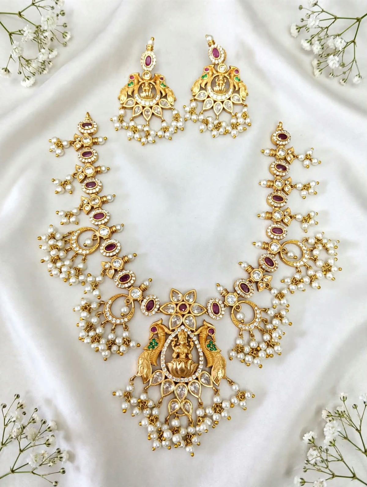 Antic gold Necklace.