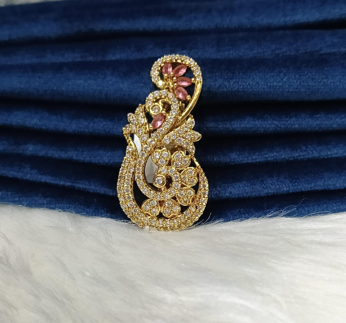 Saree pin.