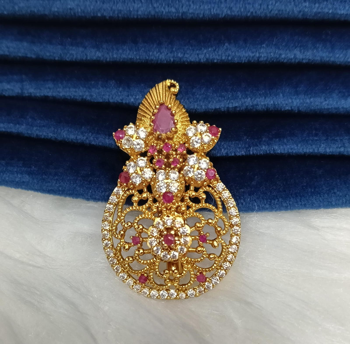 Saree pin.