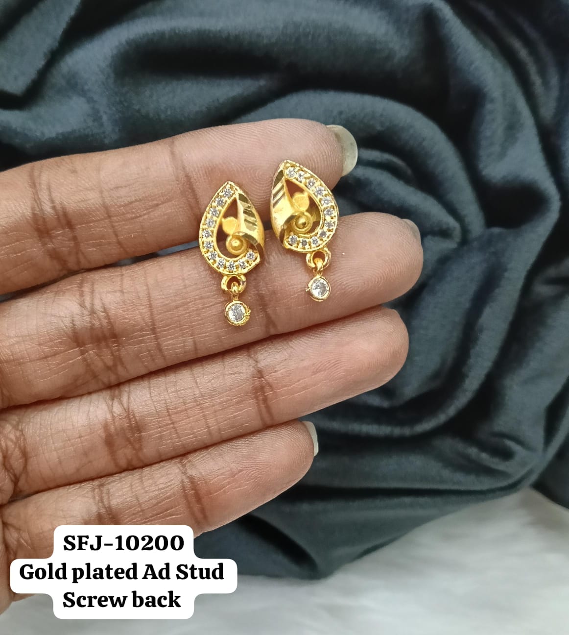 Gold plated AD stud.