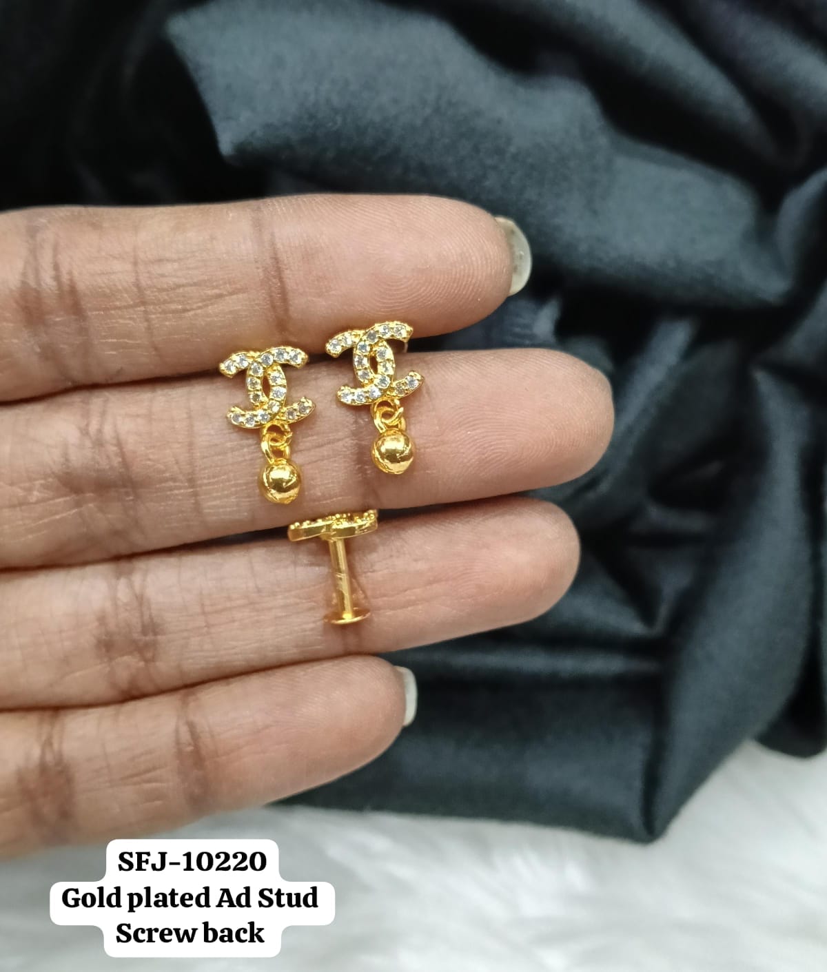Gold plated AD stud.