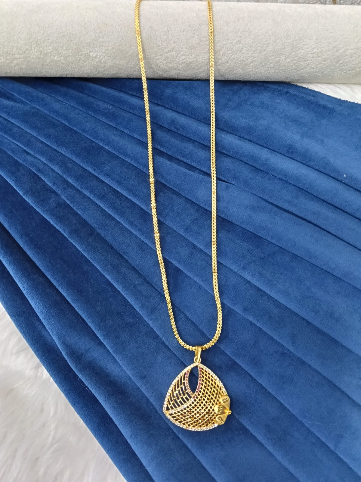 Doller chain.