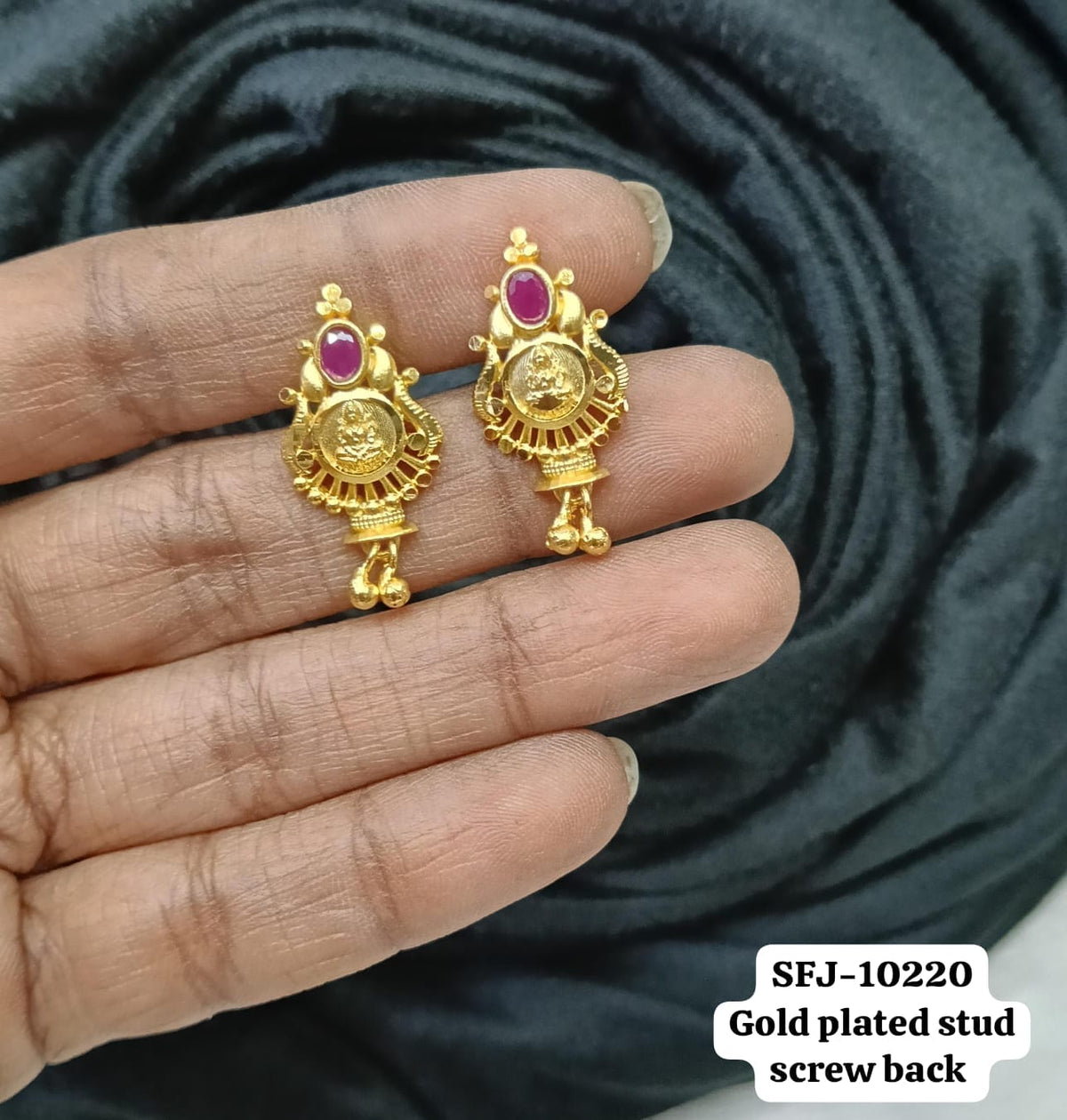 Gold plated stud.