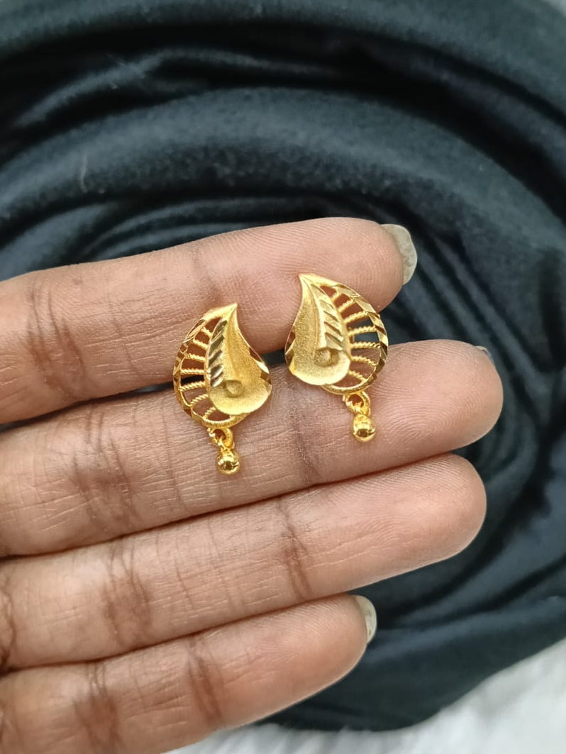 Gold plated stud.