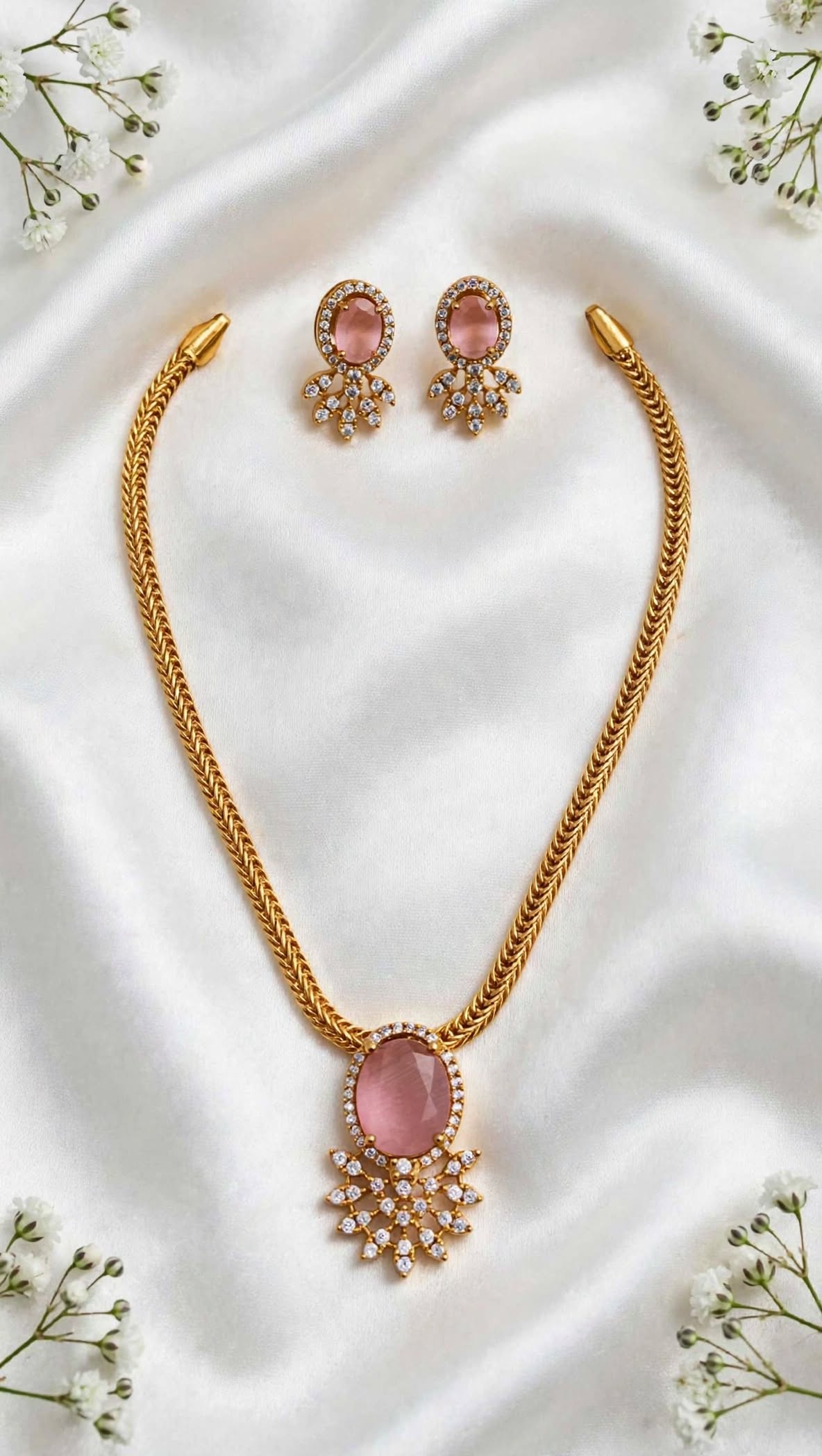 Antic necklace.