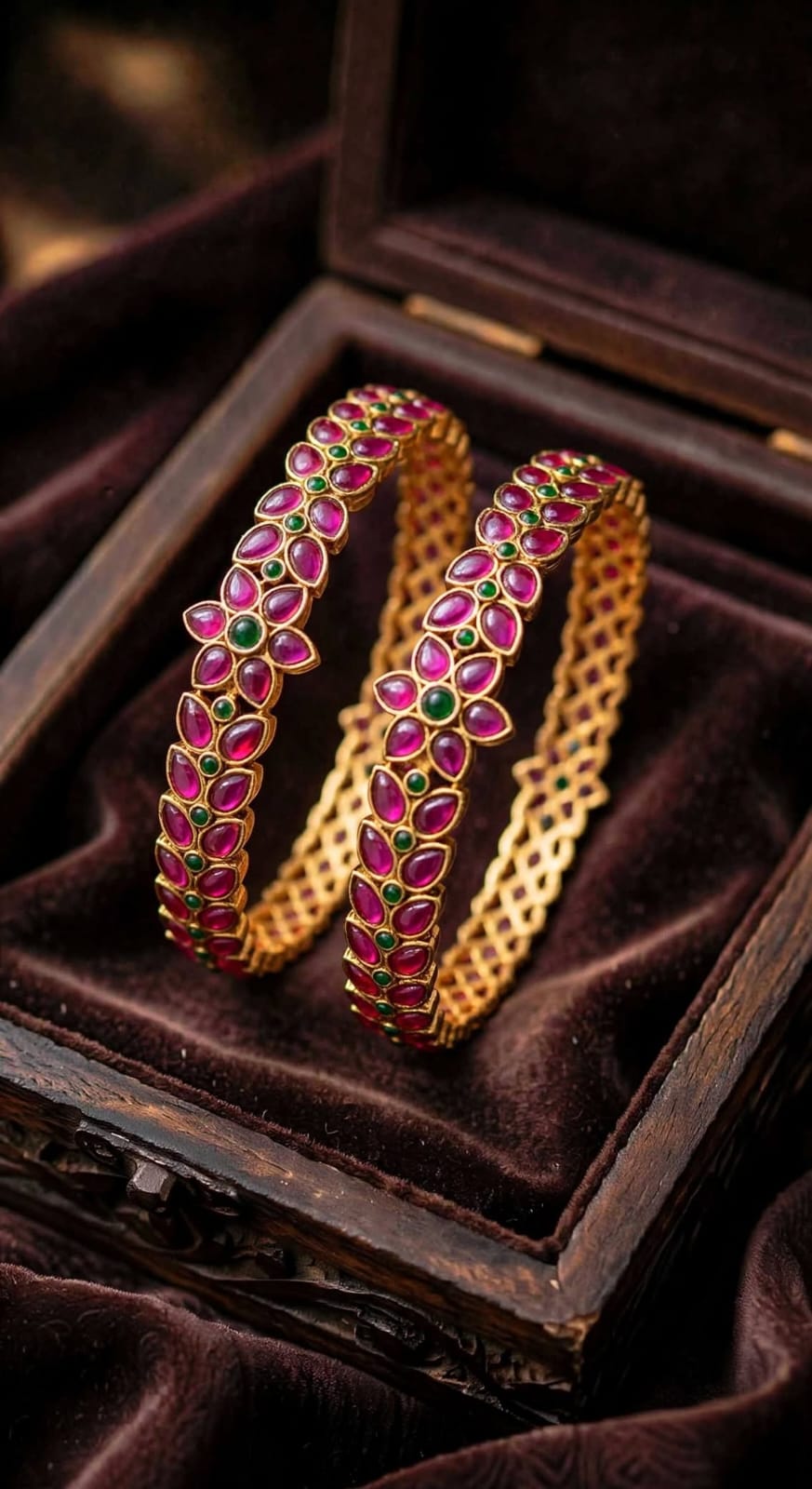 Antique Gold Kemp Bangle.