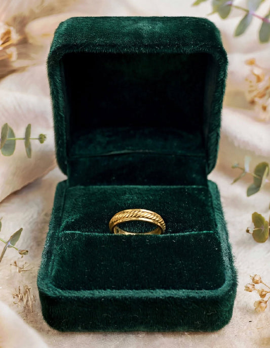 Impon ring.