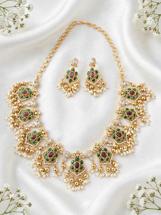 Antic gold Necklace.