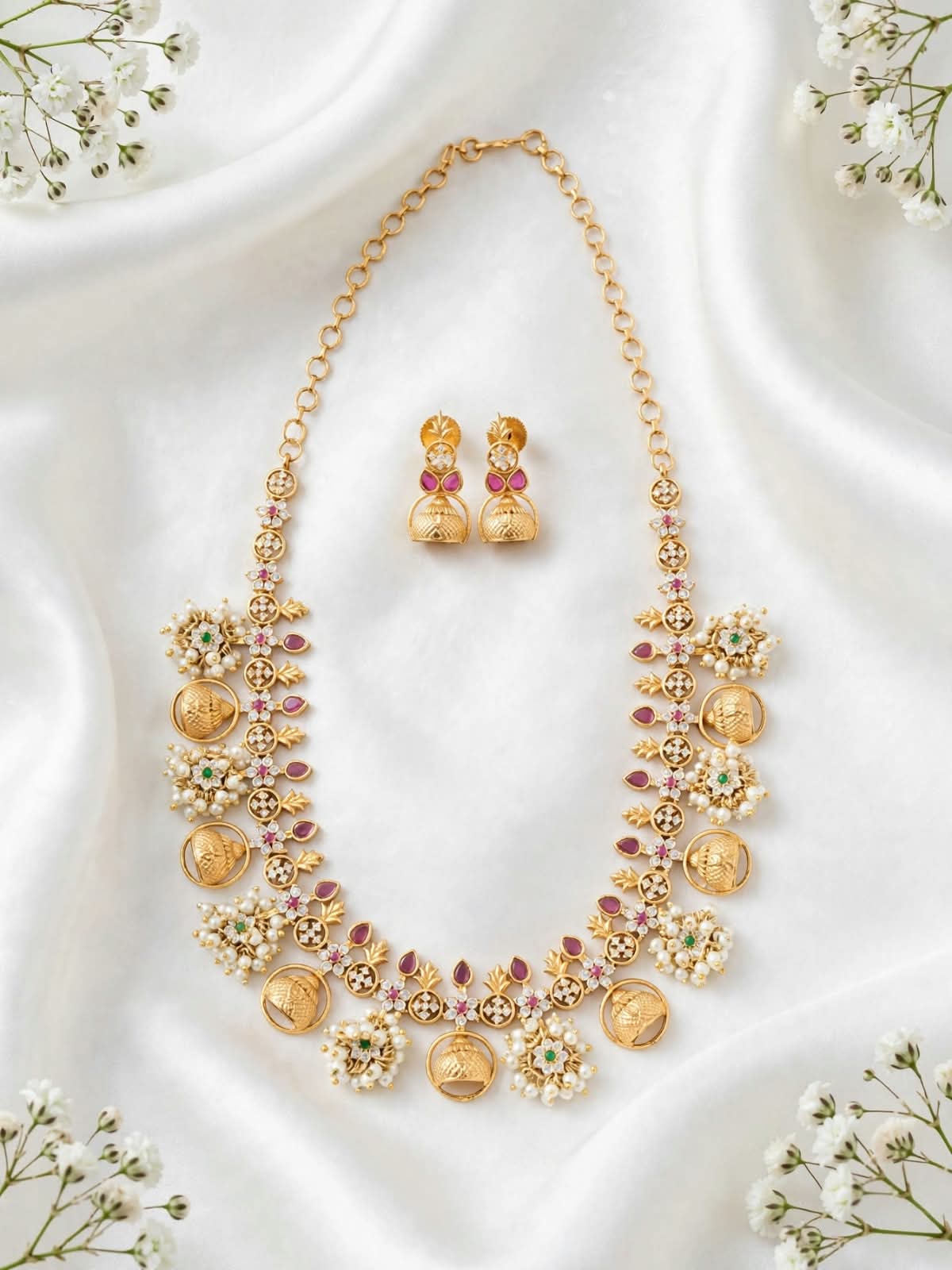 Antic gold Necklace.