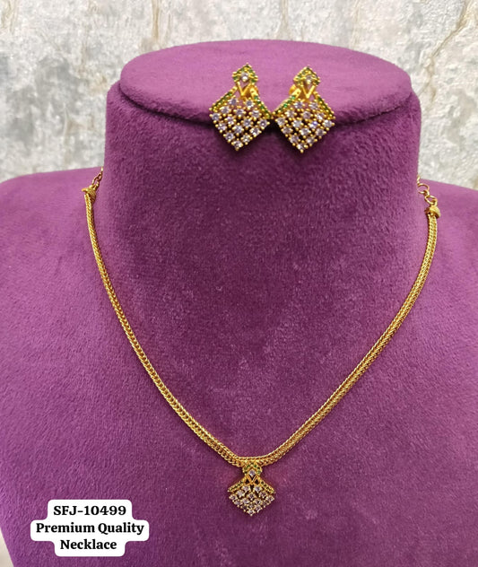 Antic gold necklace.