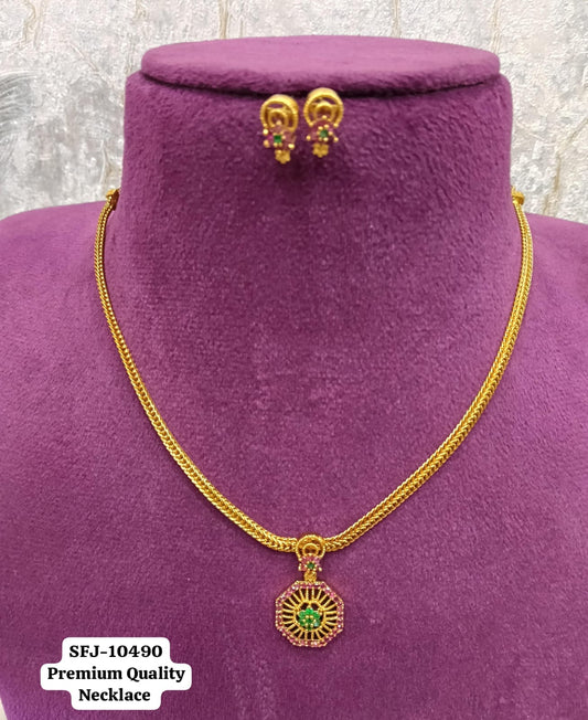 Antic gold  necklace.