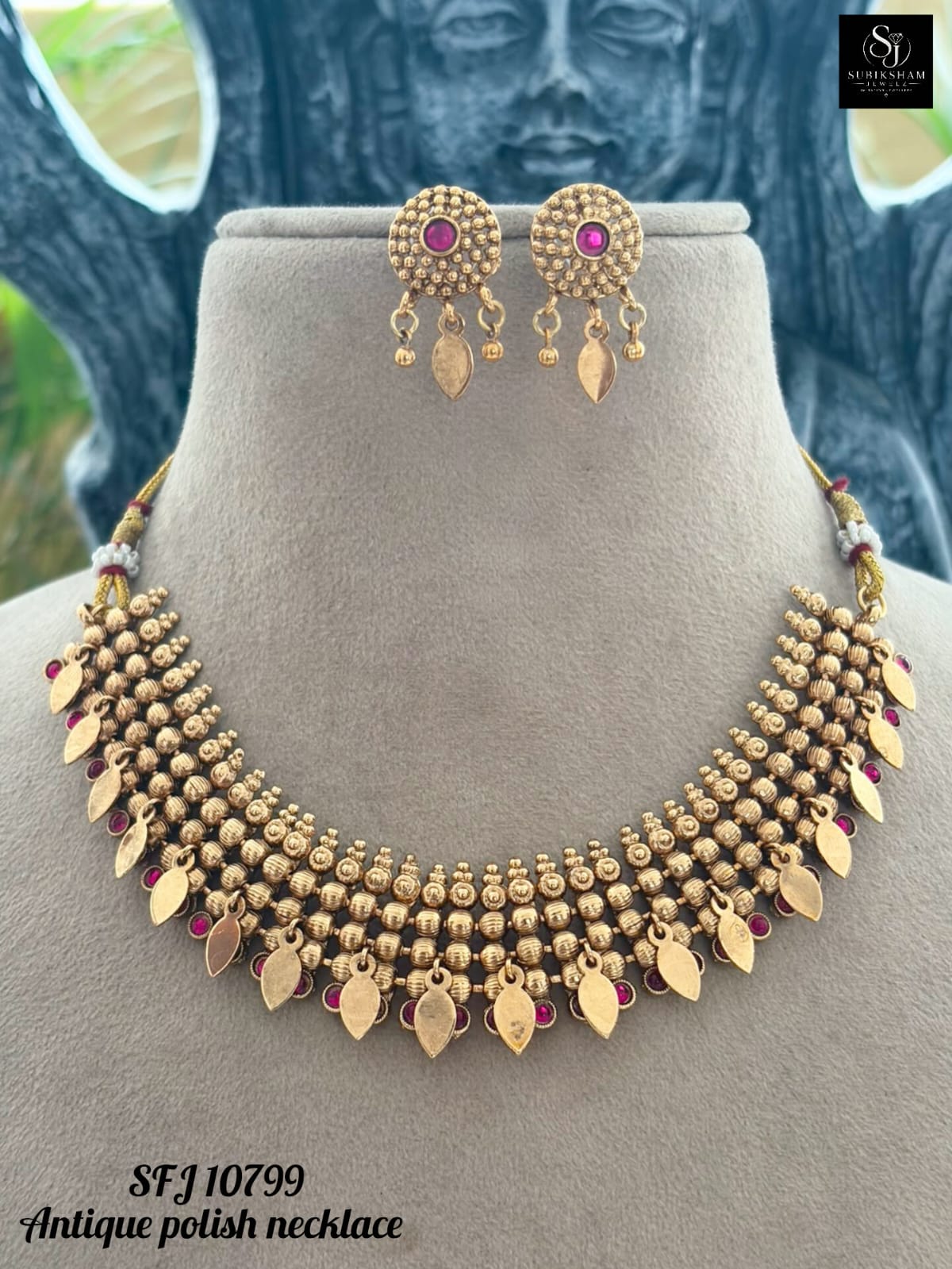 Antic necklace.