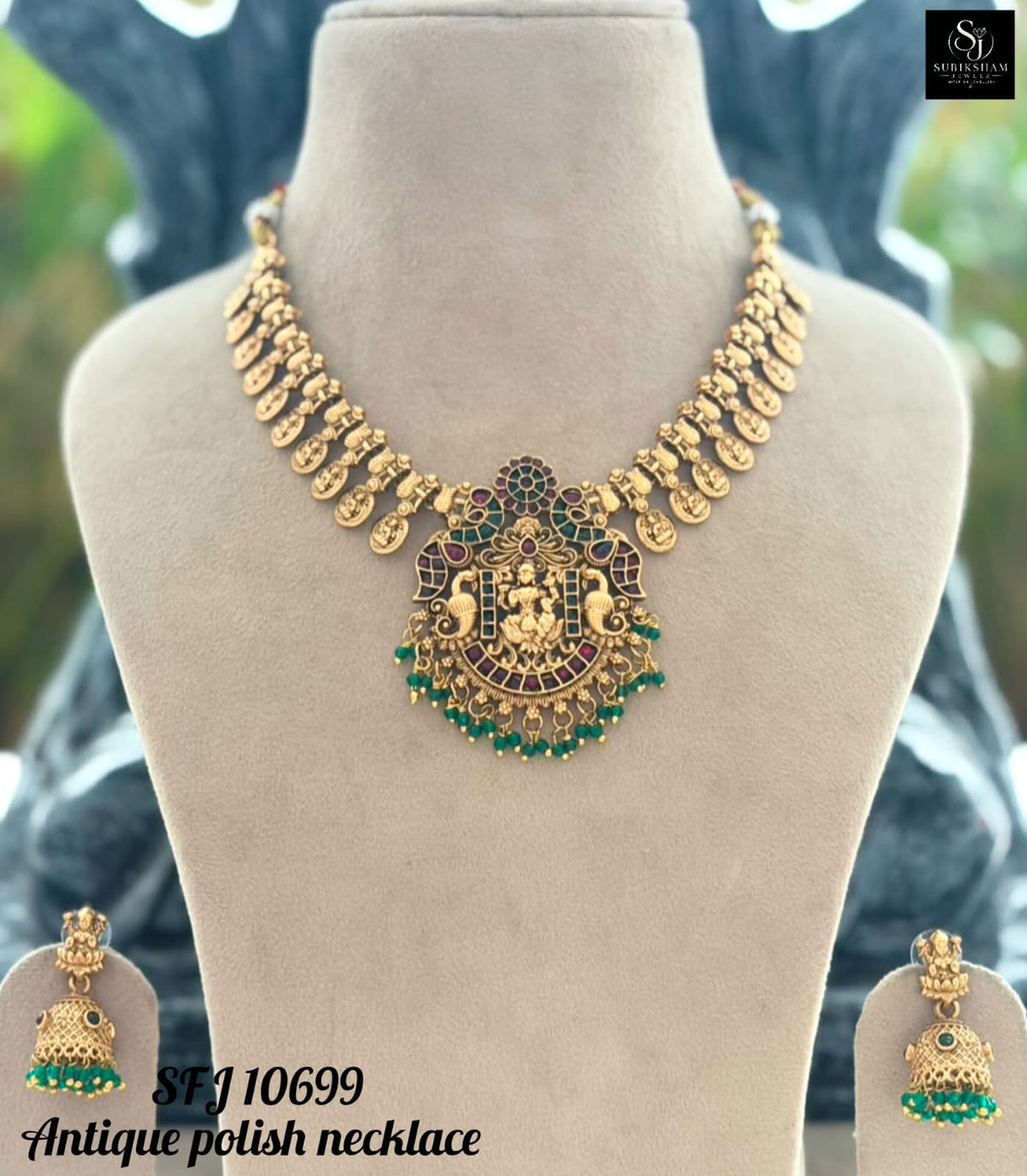 Antic necklace.