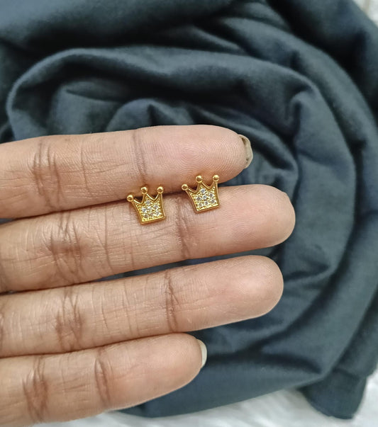 Gold plated stud.