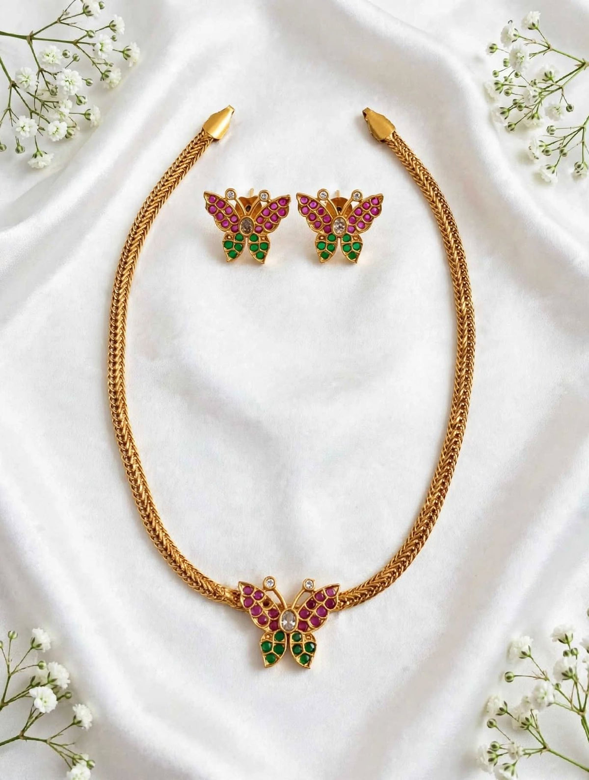 Antic necklace.
