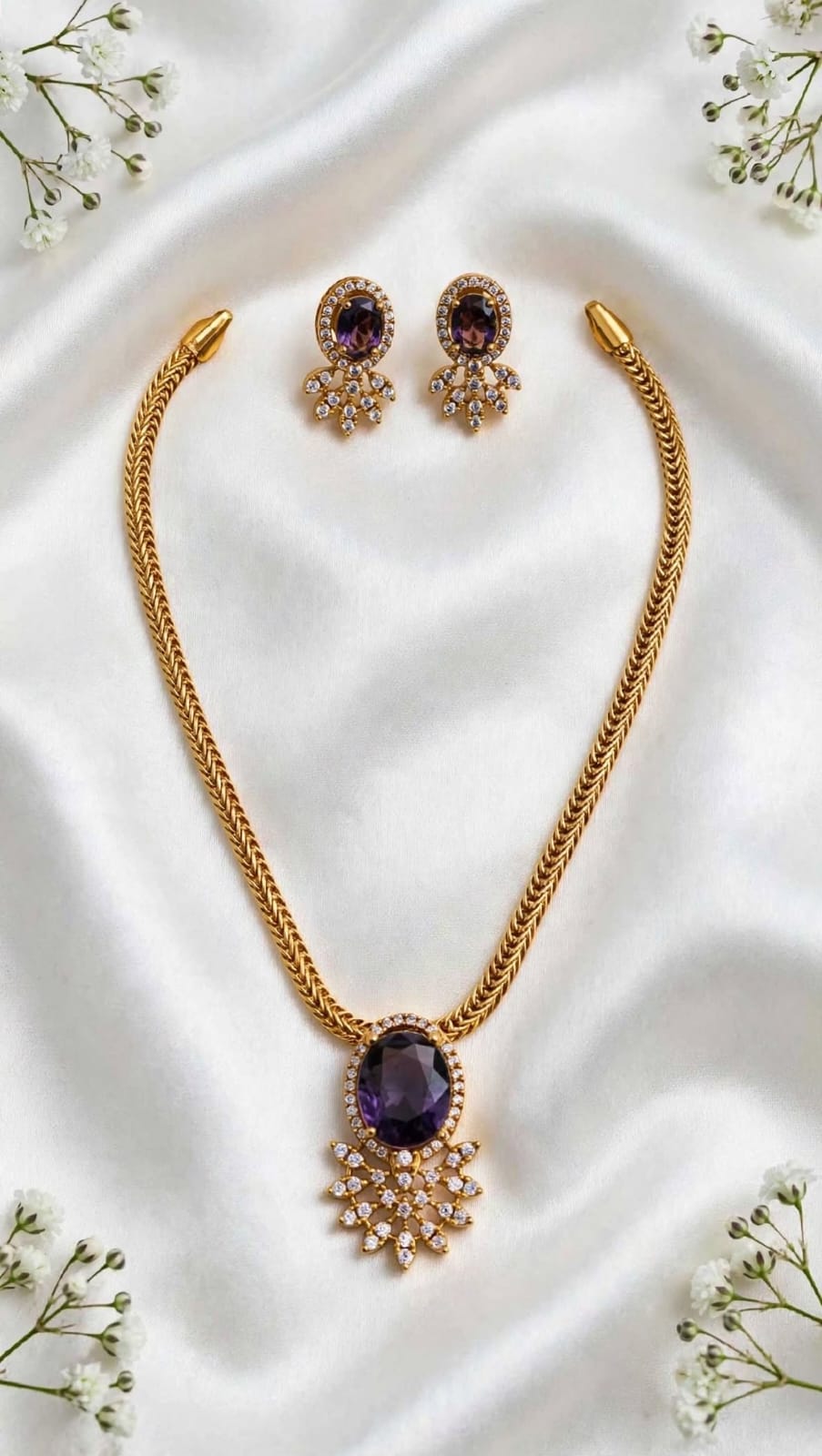 Antic necklace.