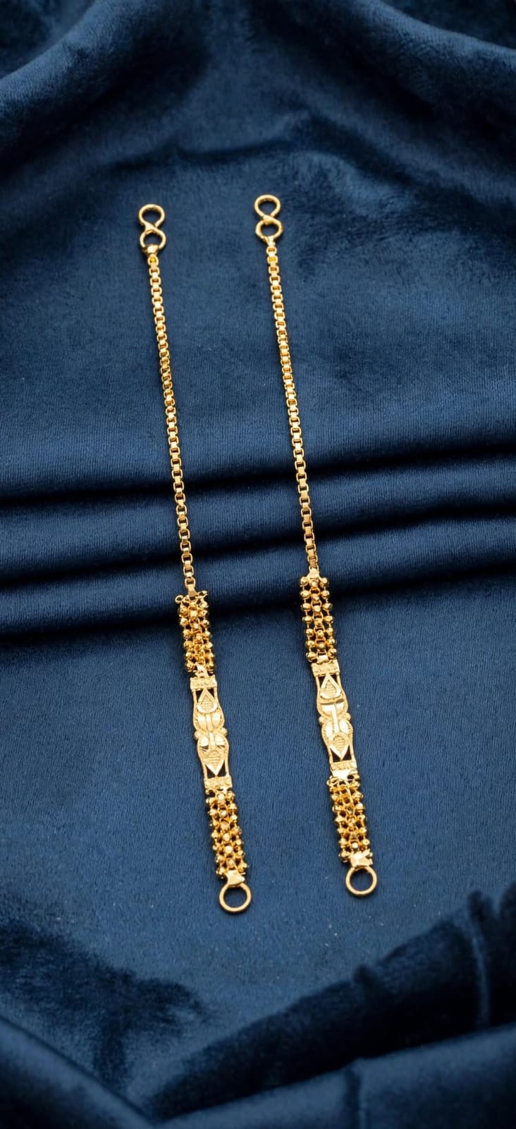 Gold look mattal.