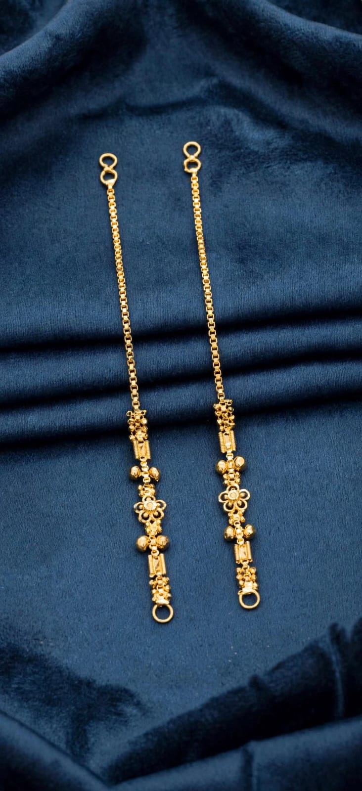 Gold look mattal.