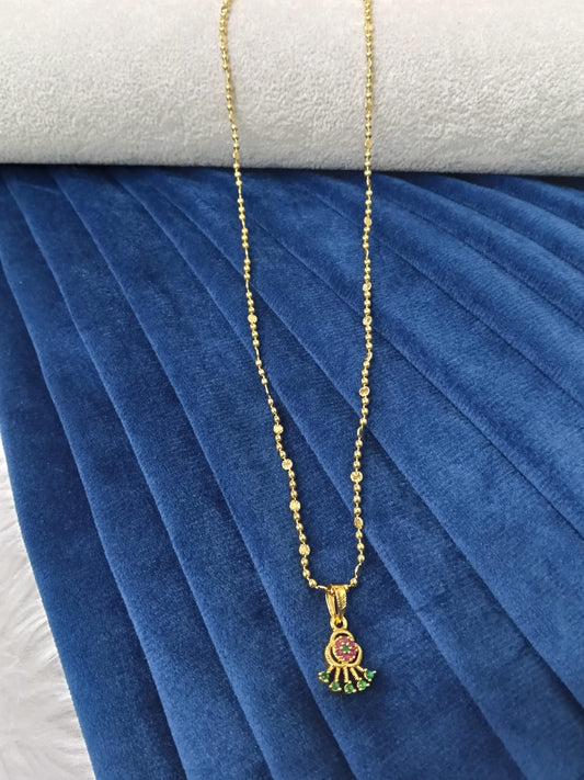 Gold look doller chain.(18 inch)