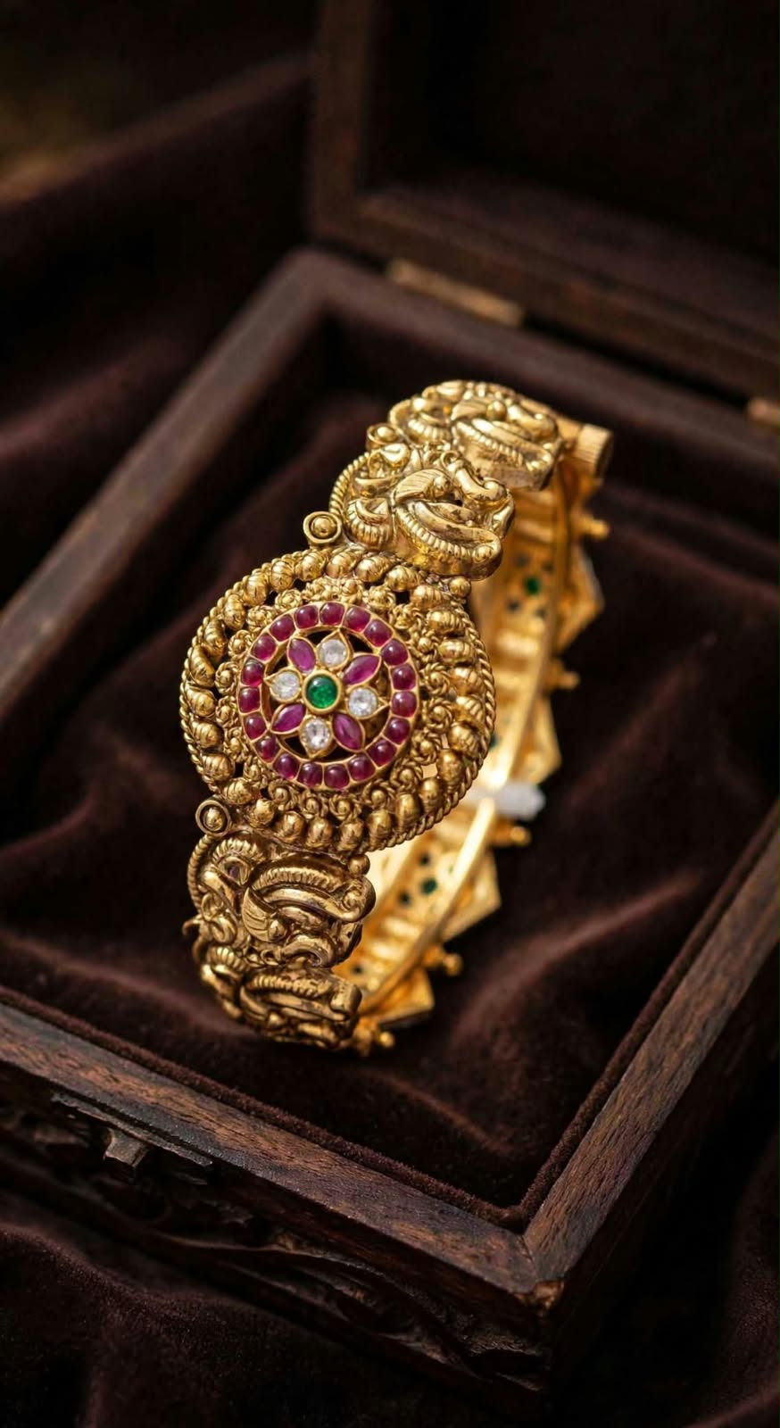 Antique Bangle.(openable)